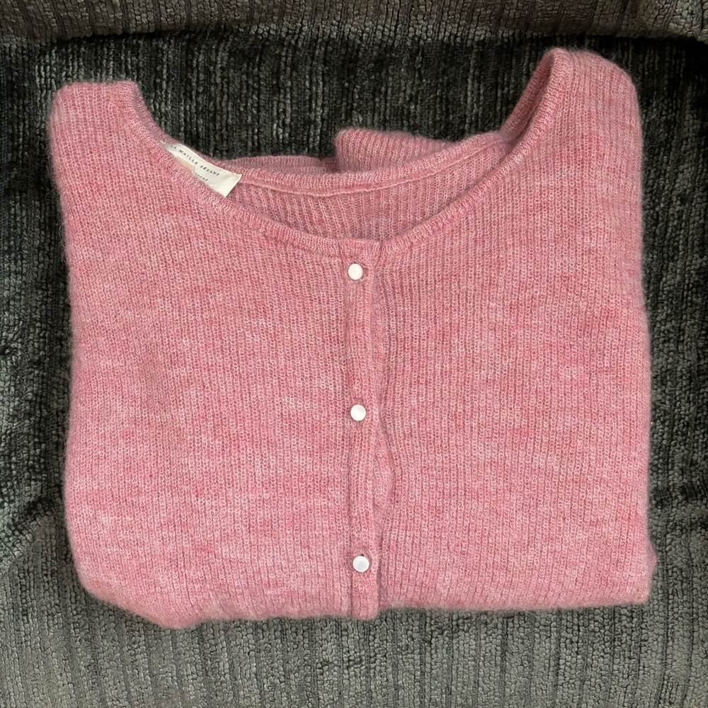 La Maille Sezane (L) sweater